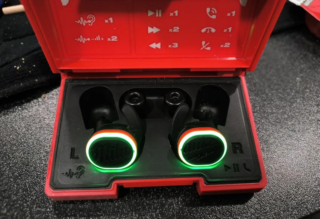 Milwaukee jobsite earbuds with rugged, durable wireless design for construction and outdoor work