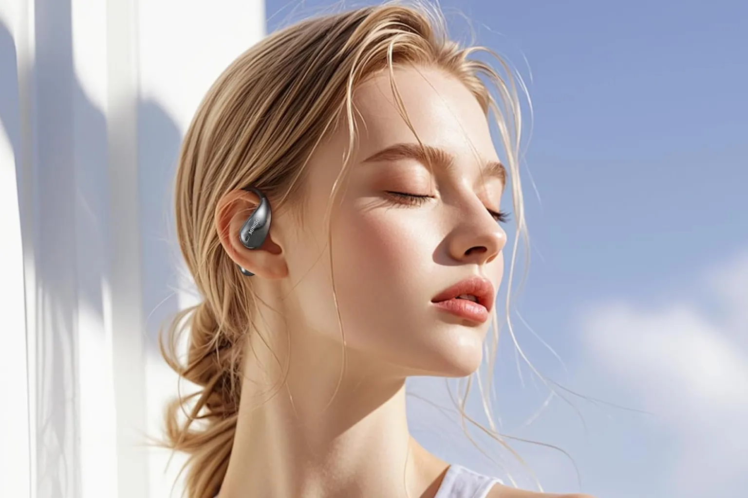 Miniso earbuds wireless Bluetooth design with compact charging case